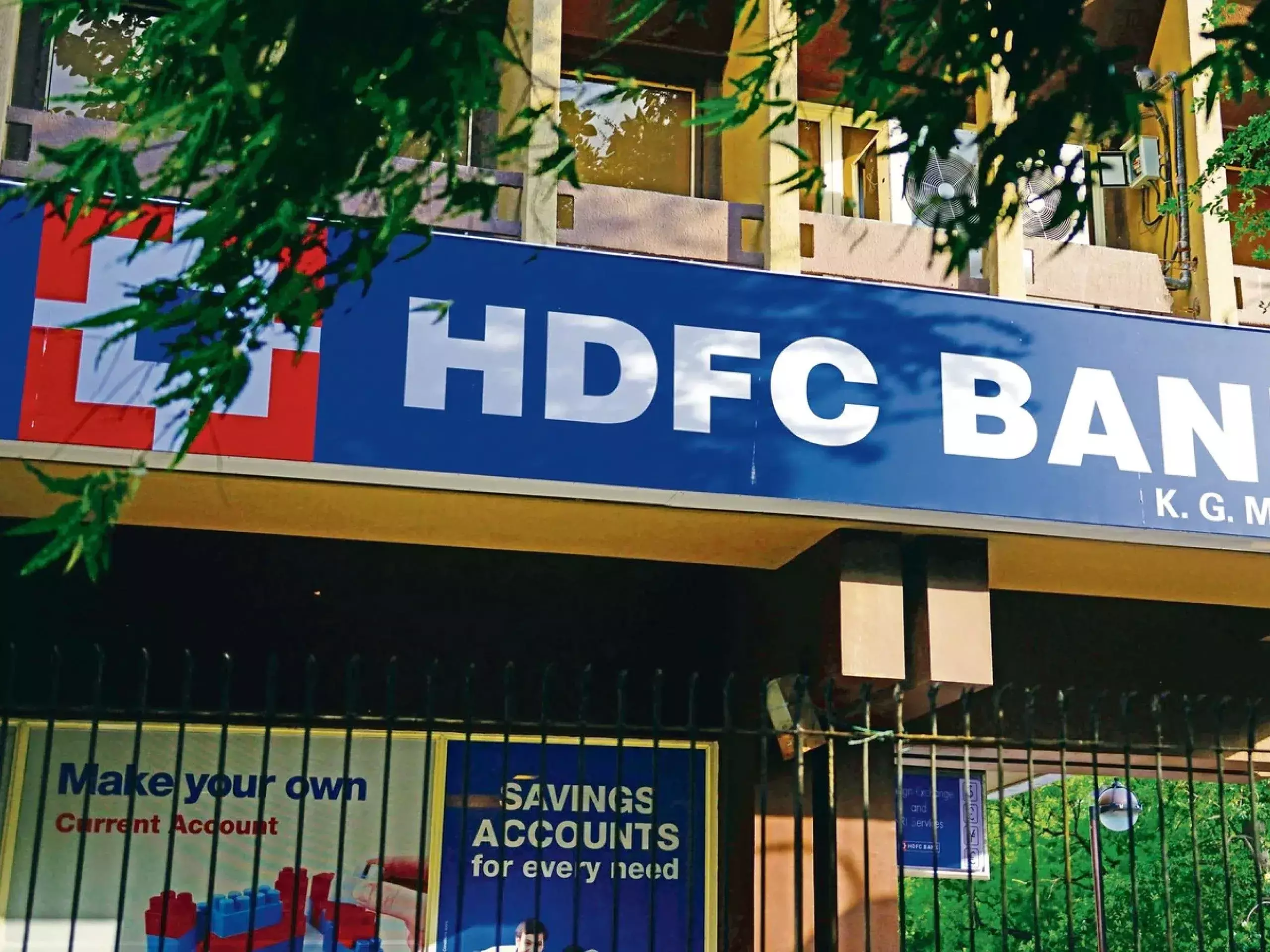 എഫ്ഡി  നിരക്കുയർത്താൻ മത്സരം, ഒക്ടോബറിൽ രണ്ടാം വട്ടം  ഉയര്‍ത്തി എച്ച്ഡിഎഫ്‌സി