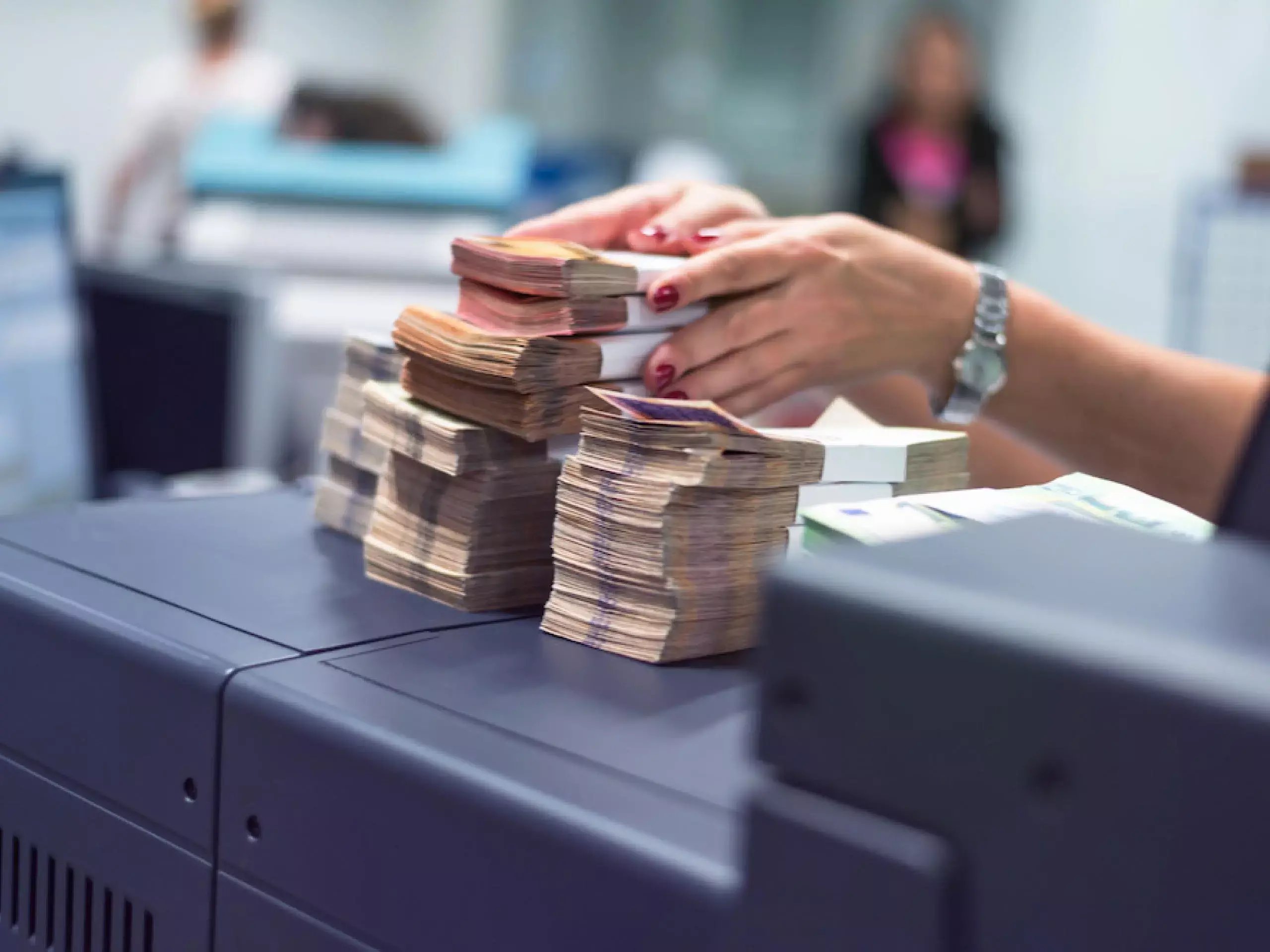 എഫ്ഡി നിരക്ക് കൂട്ടിയതോടെ ഡിപ്പോസിറ്റ് പെരുകുന്നു, ബാങ്കുകള്‍ നേടിയത് 2.41 ലക്ഷം കോടി