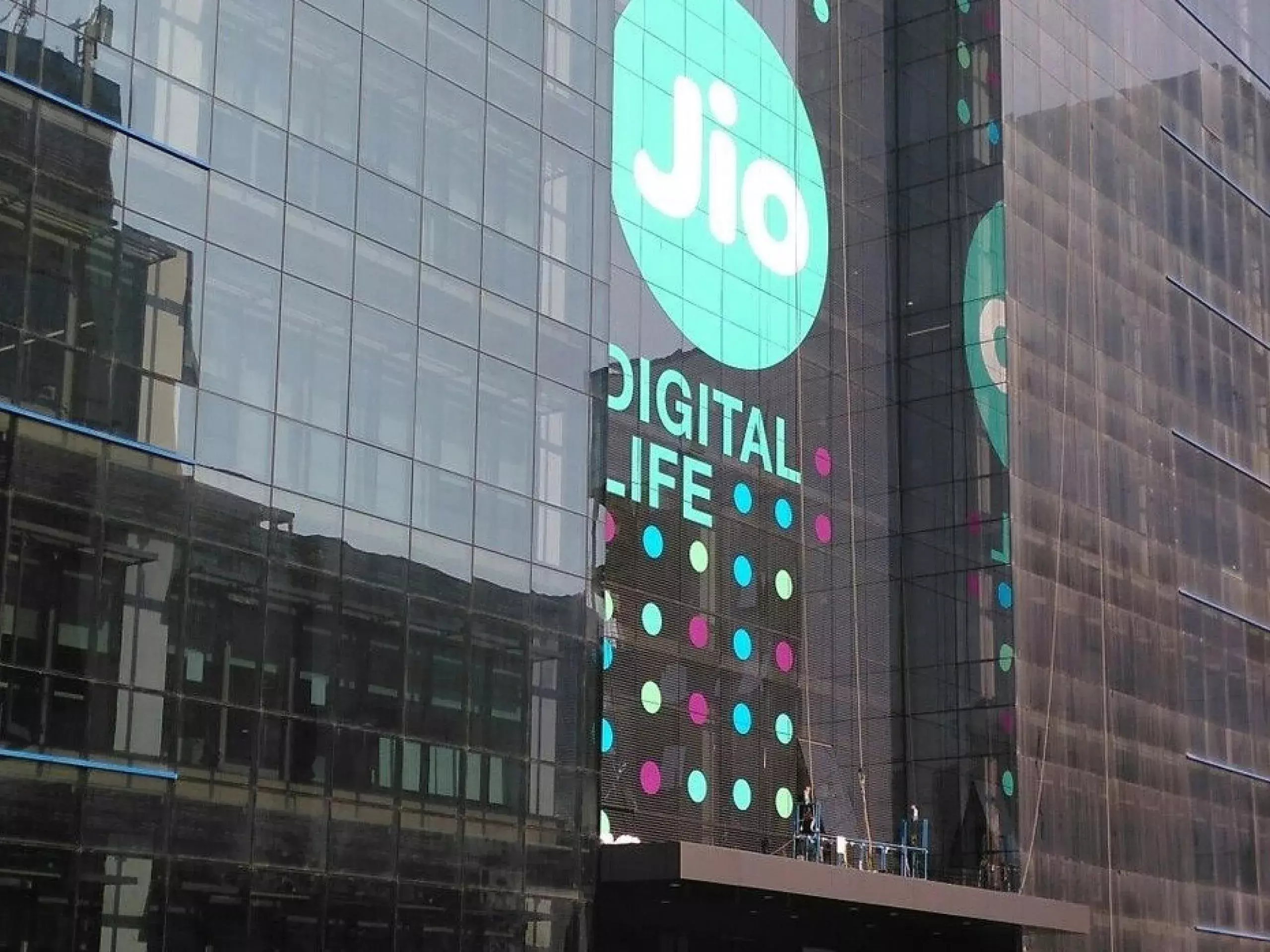 5ജി: 1.5 ബില്യണ്‍ ഡോളര്‍ സമാഹരിക്കാന്‍ റിലയന്‍സ് ജിയോ