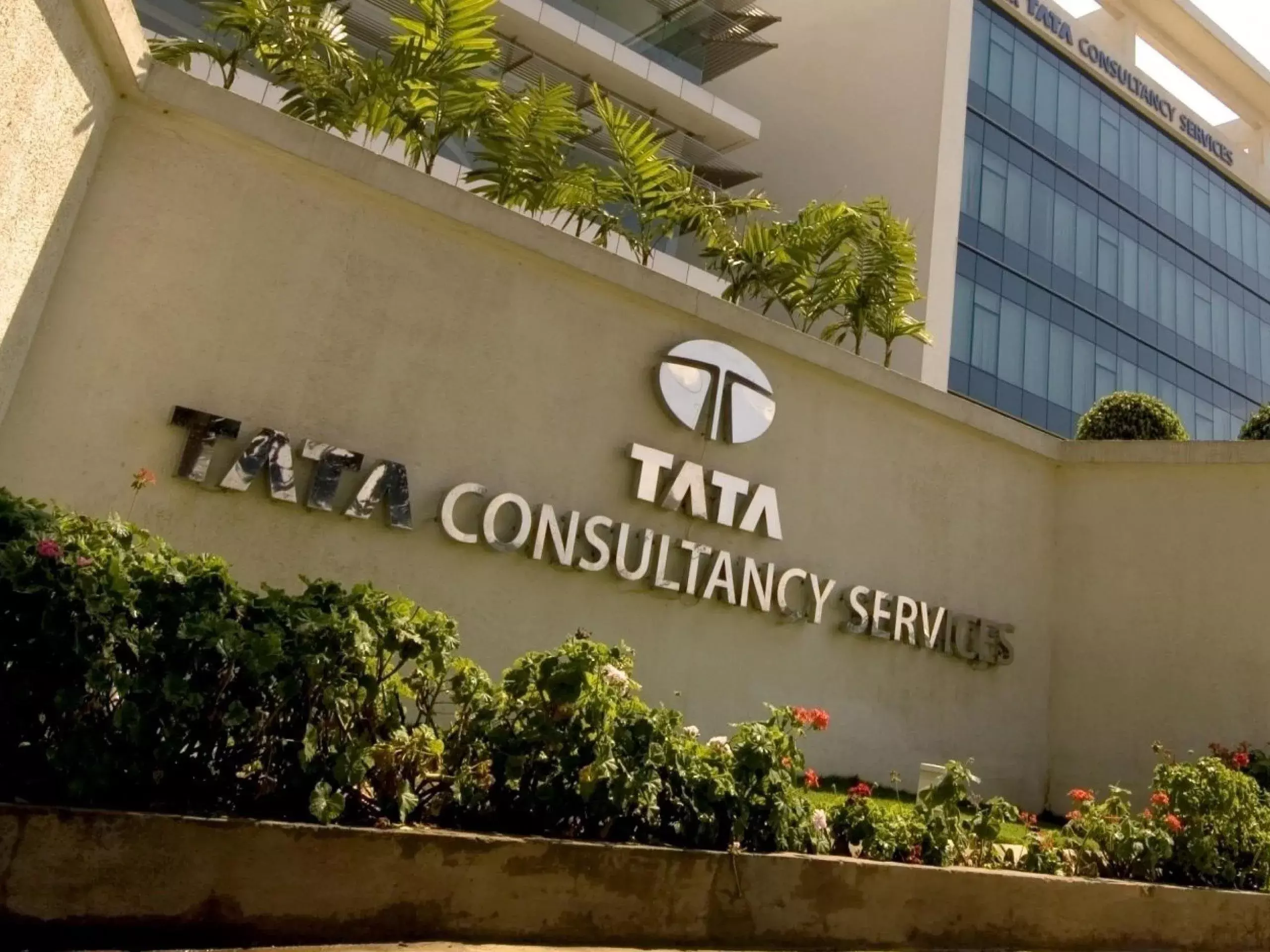 ടിസിഎസ് മൂന്നാം പാദ അറ്റാദായം 11 ശതമാനം വർധിച്ച് 10,846 കോടി രൂപയായി ടിസിഎസ് മൂന്നാം പാദ അറ്റാദായം 11 ശതമാനം വർധിച്ച് 10,846 കോടി രൂപയായി