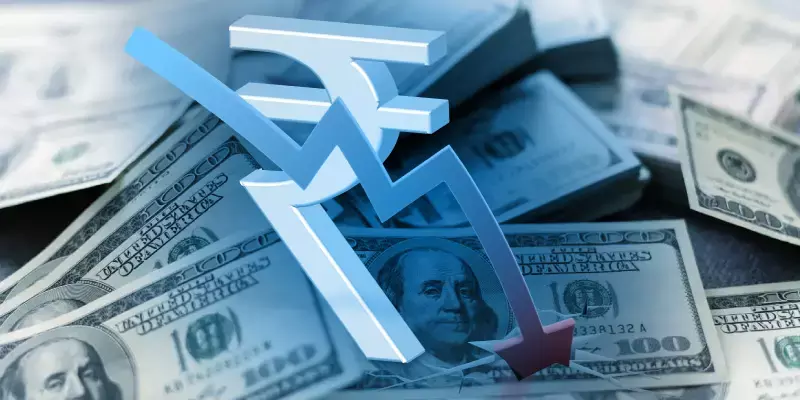 രൂപ സര്‍വകാല തകര്‍ച്ചയില്‍ തന്നെ: 15 പൈസ താഴ്ന്ന് 82.32ല്‍