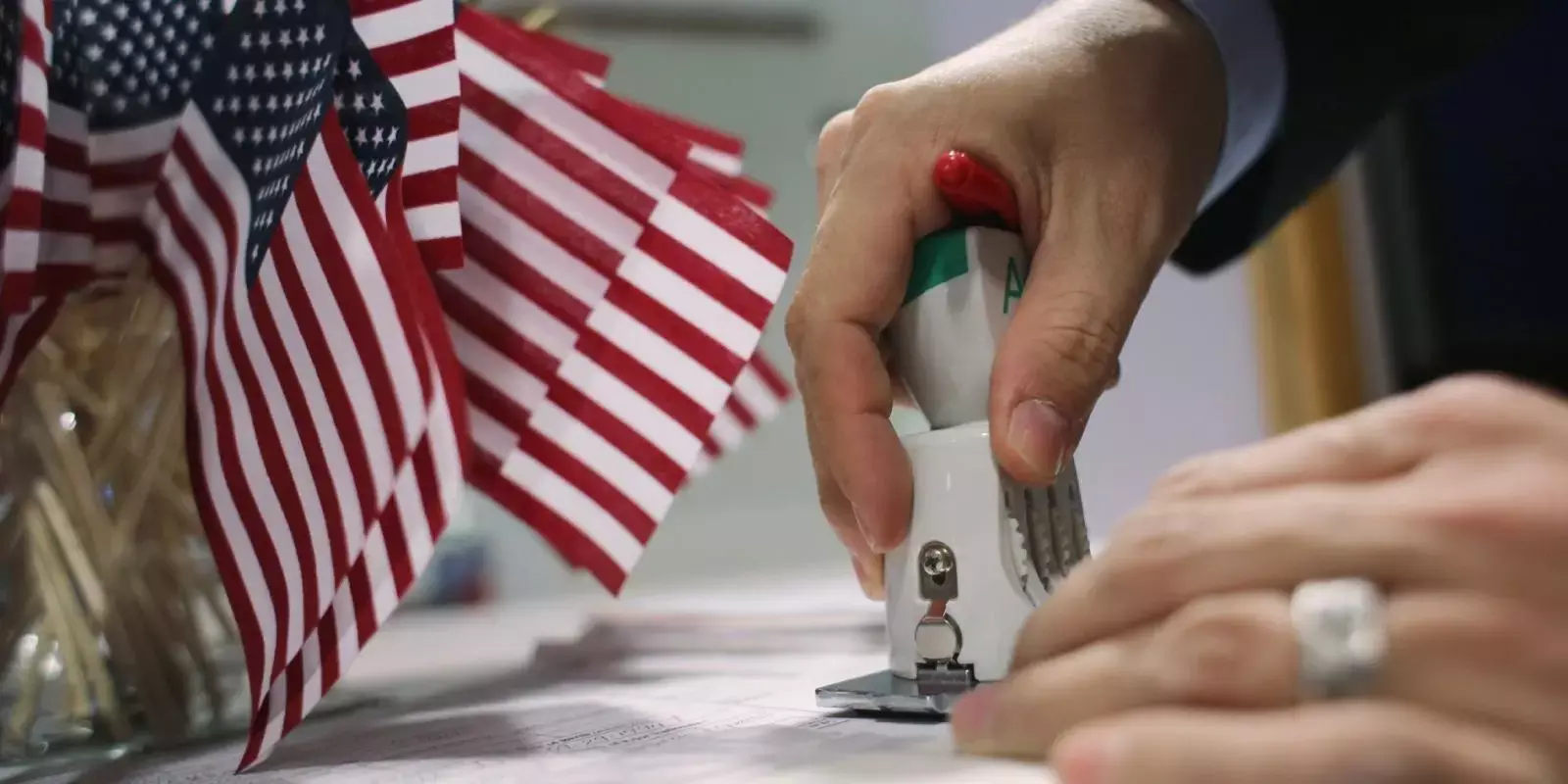 യുഎസിലേക്ക് ഇനി എളുപ്പം പറക്കാം: നടപടികള്‍ വേഗത്തിലാക്കാന്‍ എംബസി