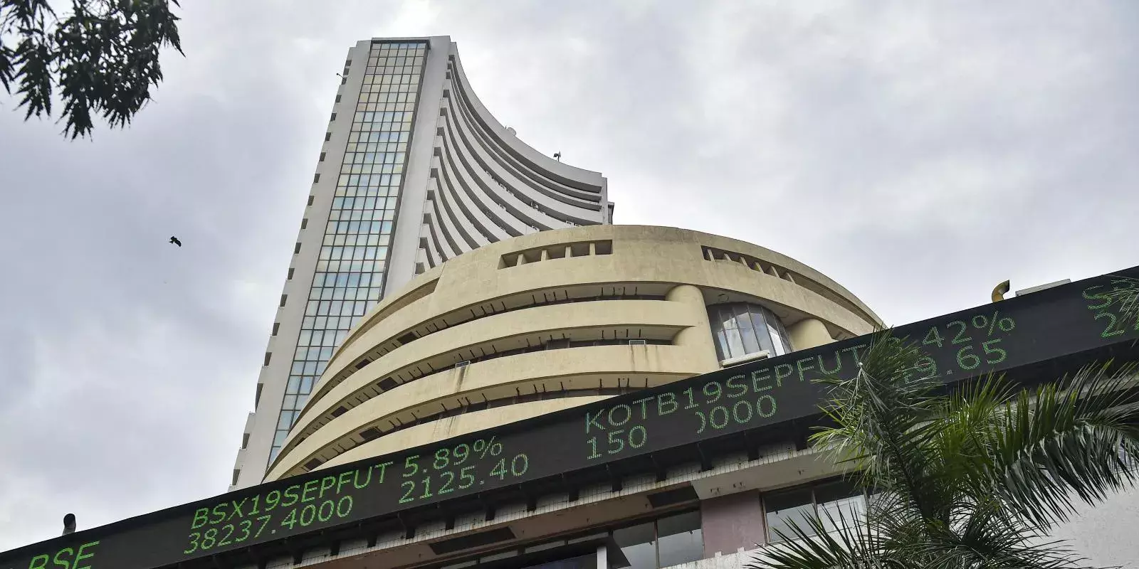 കറന്റ് അക്കൗണ്ട് കമ്മിയും, പോളിസി നിരക്കും വിപണിയില്‍ പ്രതിഫലിച്ചേക്കാം