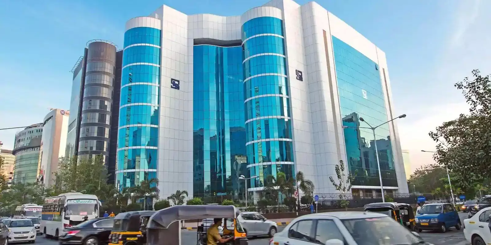 എൻഎസ്എആർനെ സെബി വിലക്കി, നിക്ഷേപകർക്ക് പണം തിരികെ നൽകണം