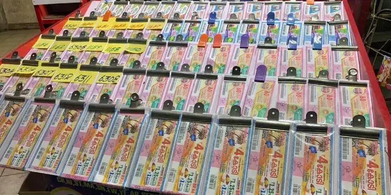 ഓണം ബംബറിന് റിക്കോർഡ് വിൽപ്പന, ഭാഗ്യാ‍ന്വേഷികൾ കൂടുതൽ പാലക്കാട്ട്