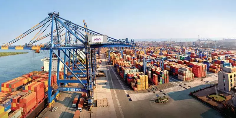 വരുമാനം ഉയര്‍ന്നിട്ടും അറ്റാദായം 17% ഇടിഞ്ഞ് അദാനി പോര്‍ട്ട്‌സ്