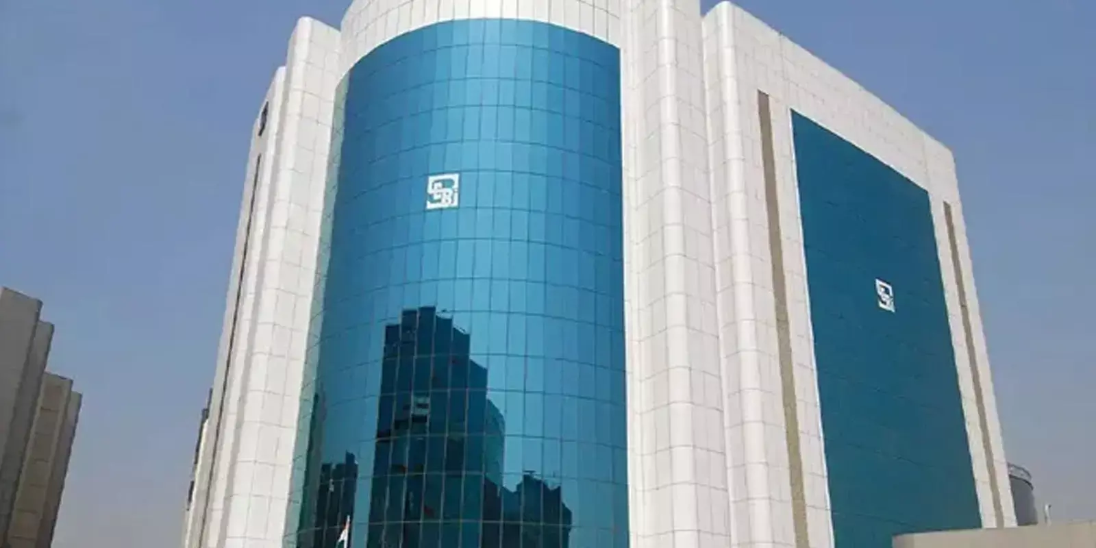 സെബിയുടെ മൊത്ത വരുമാനം 1.55 % ഉയര്‍ന്ന് 826 കോടിയായി