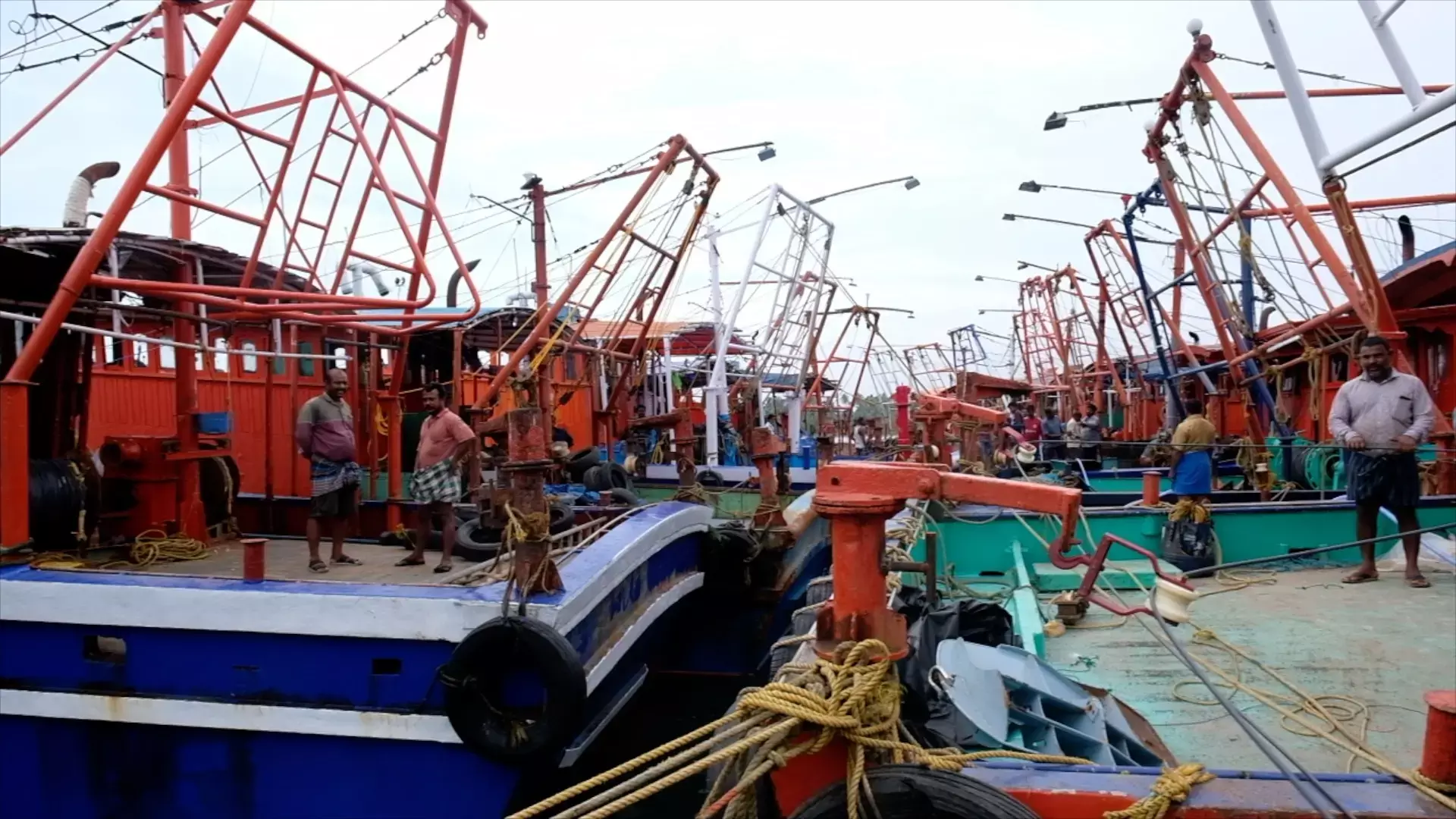 സംസ്ഥാനത്ത് ട്രോളിങ് നിരോധനം നാളെ അര്‍ദ്ധരാത്രി പിന്‍വലിക്കും.