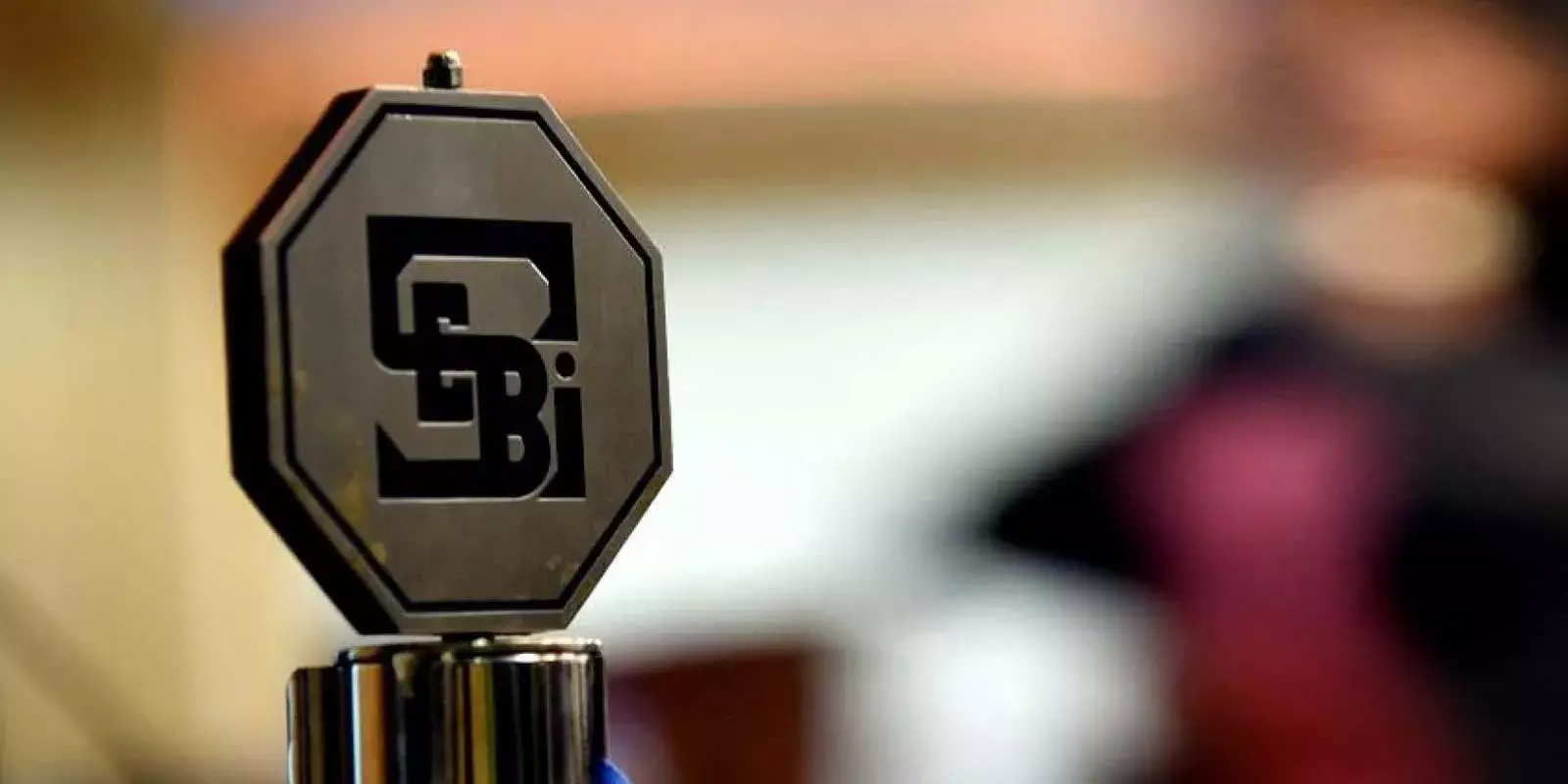 റോയൽ ട്വിങ്കിൾ, സിട്രസ് ചെക്ക് സ്വത്തുക്കൾ സെബി ലേലം ചെയ്യും