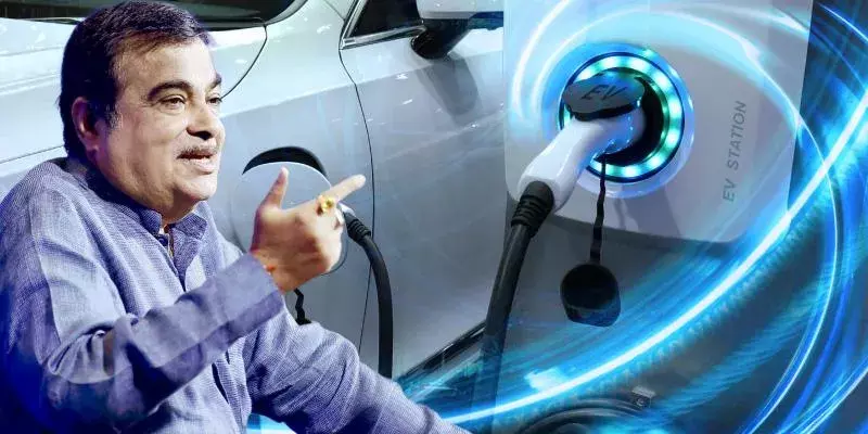 ക്രൂഡ് ഓയിൽ ഇറക്കുമതി തീവ്രവാദത്തെ സഹായിക്കുന്നുവെന്ന് ഗഡ്കരി ക്രൂഡ് ഓയിൽ ഇറക്കുമതി തീവ്രവാദത്തെ സഹായിക്കുന്നുവെന്ന് ഗഡ്കരി