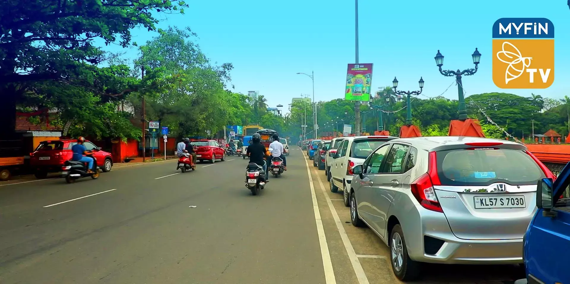 ഗതാഗതകുരുക്കിൽ വലഞ്ഞ് നഗരങ്ങൾ