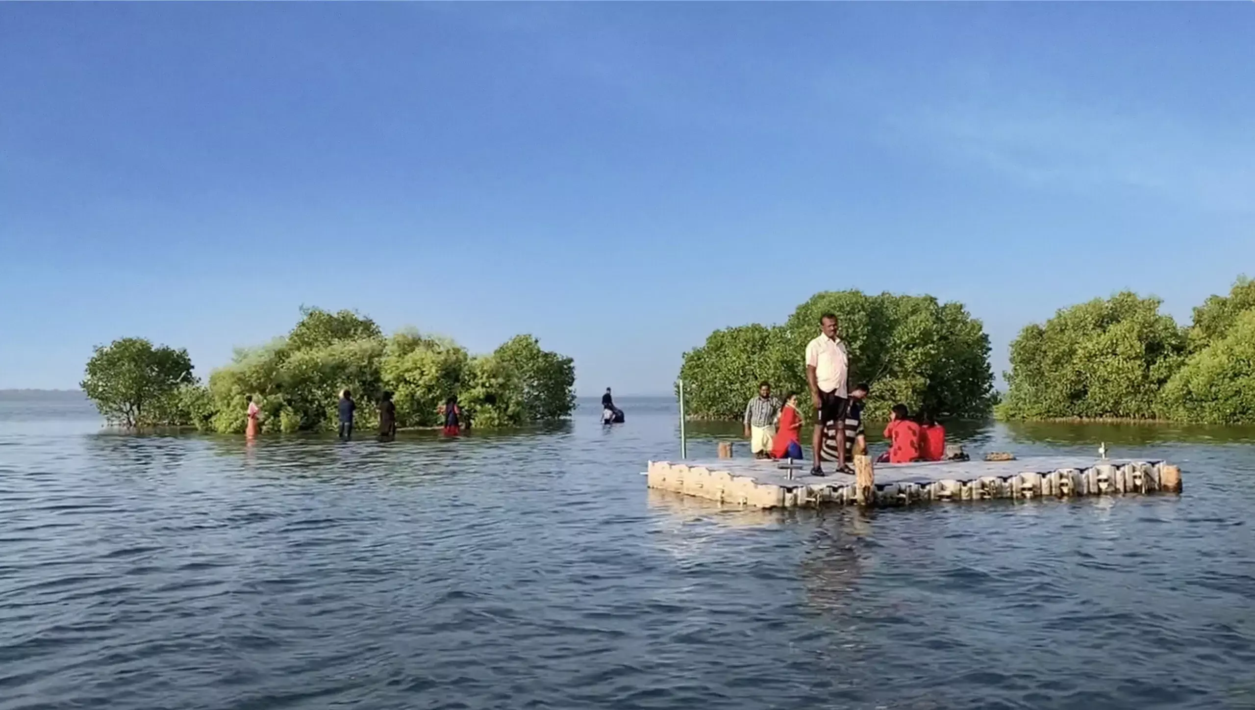 അഷ്ടമുടിയും കടന്ന് സാംബ്രാണികോടി ദ്വീപിലേക്ക്