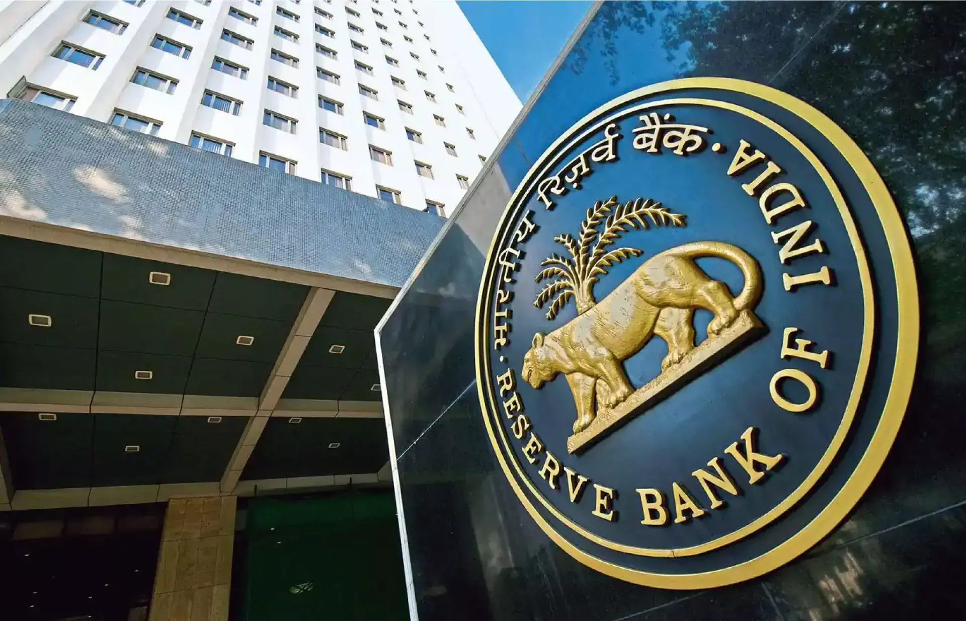 ആര്‍ബിഐയ്ക്ക് ഇനിയും കാത്തിരിക്കാന്‍ വയ്യ, നിരക്ക് വര്‍ധന ഉടനെന്ന് റിപ്പോര്‍ട്ടുകള്‍