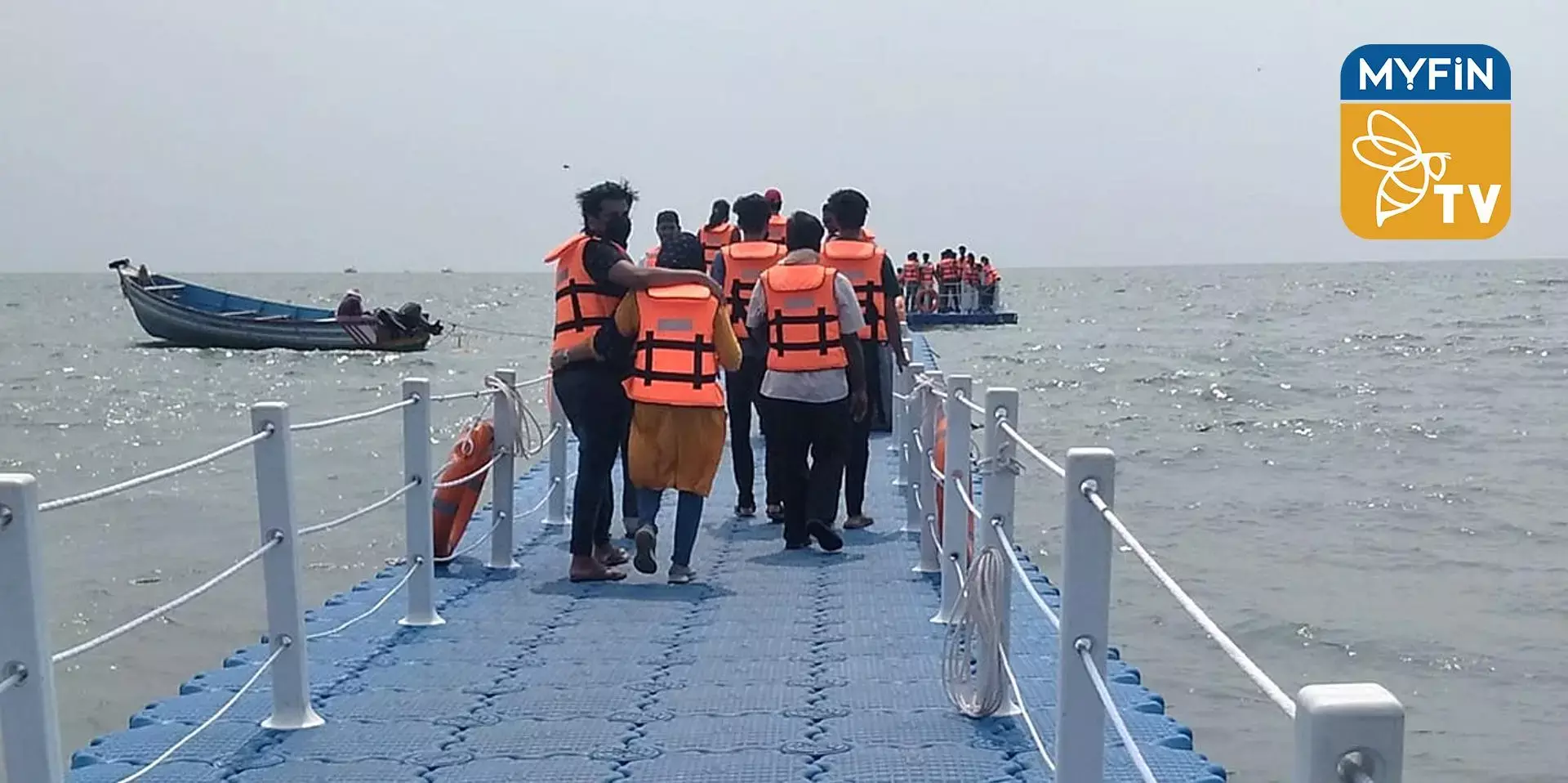 ഫ്ലോടിംഗ് ബ്രിഡ്ജിൻ്റെ പ്രവർത്തനം പുനരാരംഭിച്ചു.