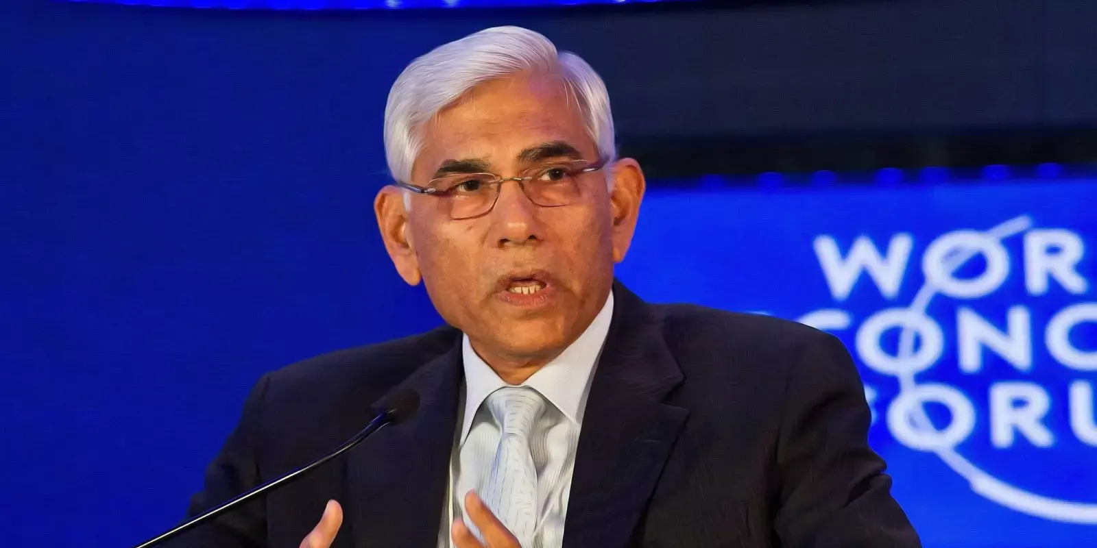 മുൻ സിഎജി വിനോദ് റായി കല്യാൺ ജ്വല്ലേഴ്സ് ചെയർമാൻ