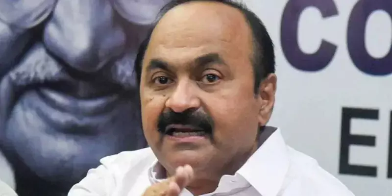 അവലോകന റിപ്പോർട്ട്  മുൻകൂട്ടി നൽകണമെന്ന് സതീശന്‍; വഴങ്ങാതെ സ്പീക്കർ