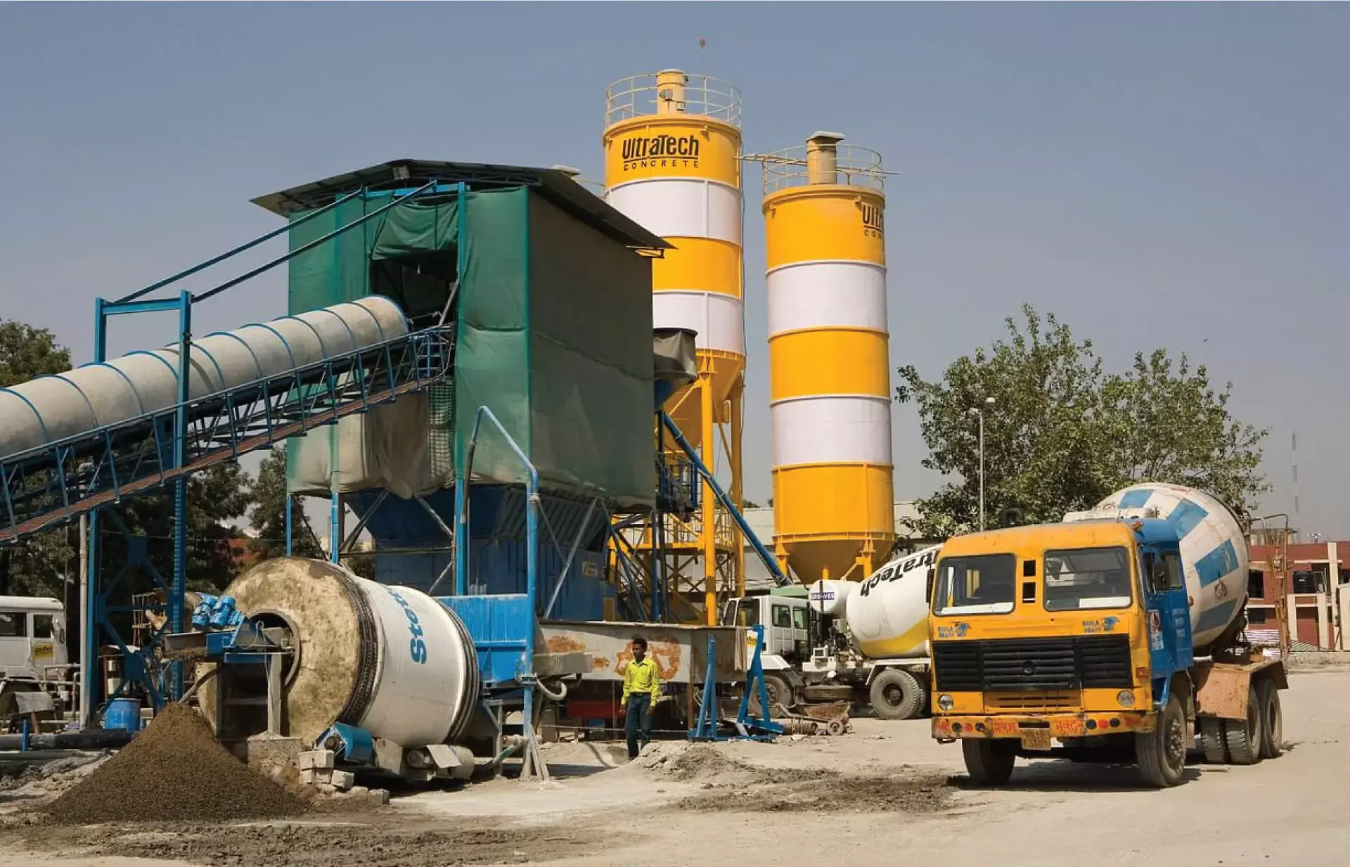 ബിർള വൈറ്റ് ഉൽപ്പാദനം ഇരട്ടിപ്പിക്കാനൊരുങ്ങി അൾട്രാടെക്