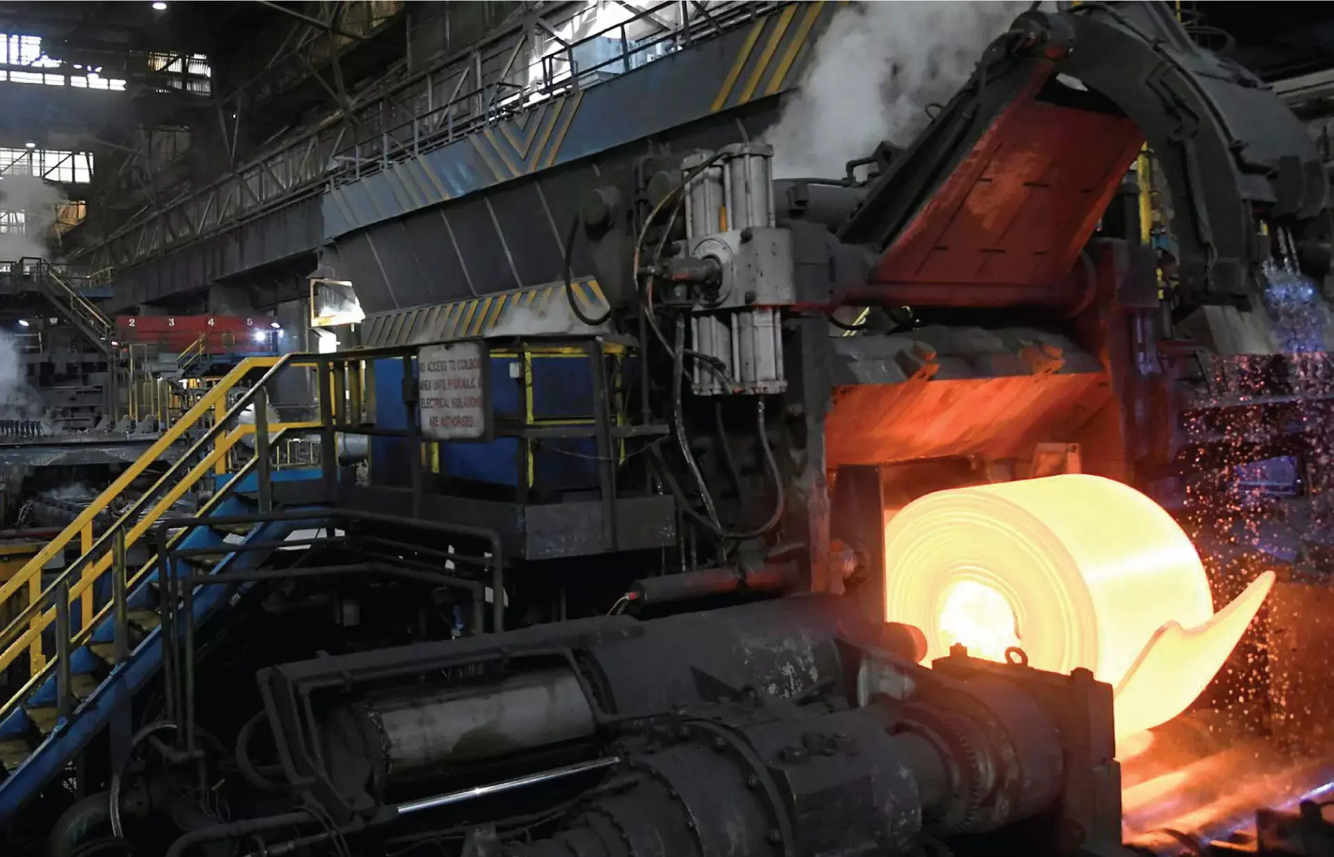 സ്റ്റീല്‍ പ്ലാന്റിനായി കൈകോര്‍ത്ത് അദാനിയും, പോസ്‌കോയും