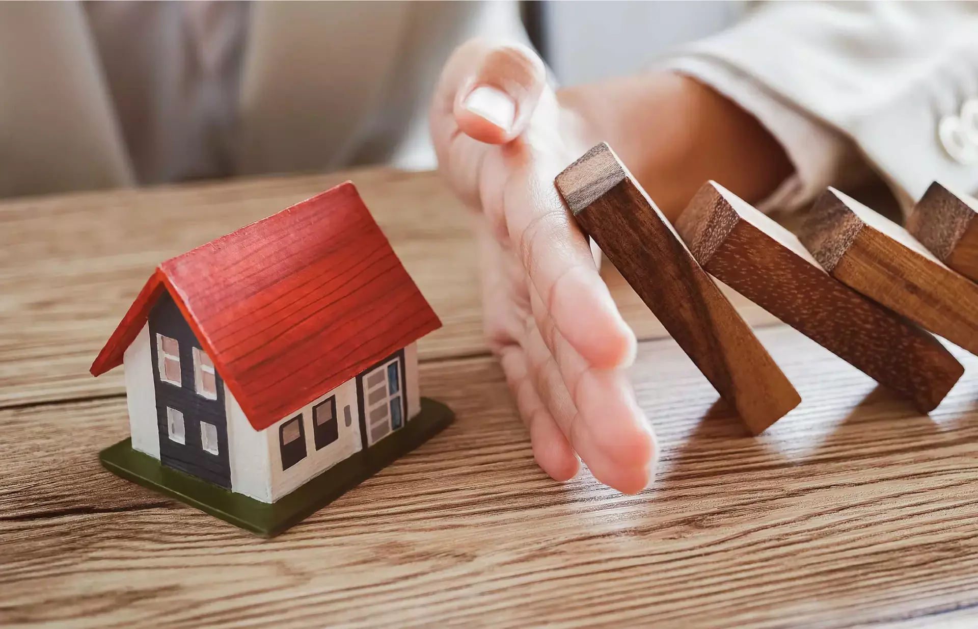 ഒറ്റയ്ക്ക് വേണ്ട, ഒരുമിച്ച് ഭവനവായ്പ എടുക്കാം