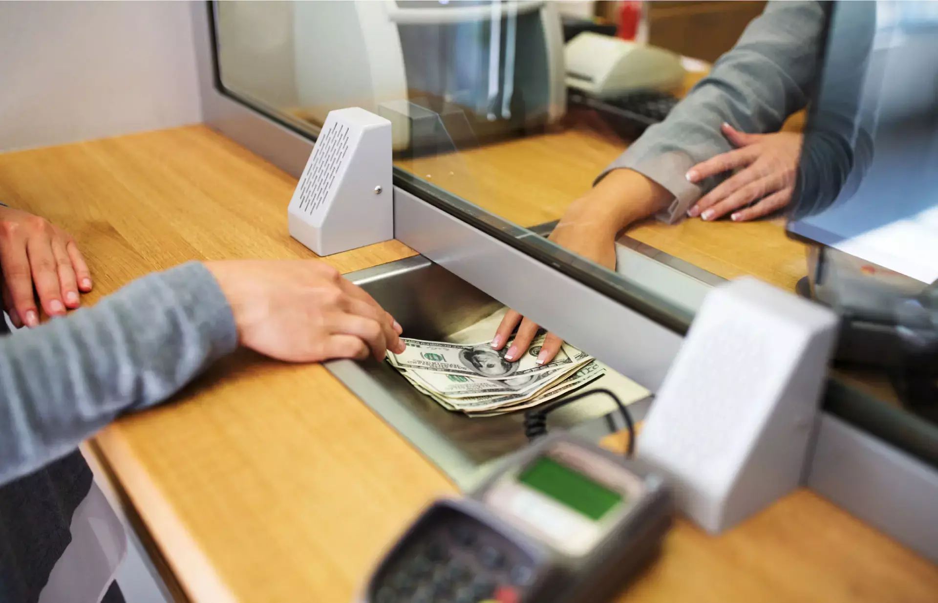 ലോണ്‍-ടു-ഡെപ്പോസിറ്റ് എന്താണ്?