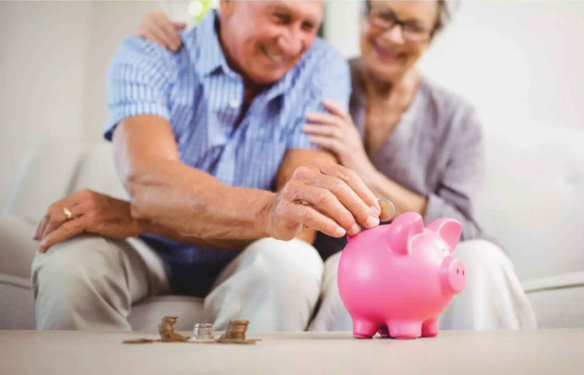 സ്ഥിര നിക്ഷേപപലിശ കുറഞ്ഞോ? മുതിര്‍ന്ന പൗരന്‍മാര്‍ക്ക് ഇവിടെ നിക്ഷേപിക്കാം