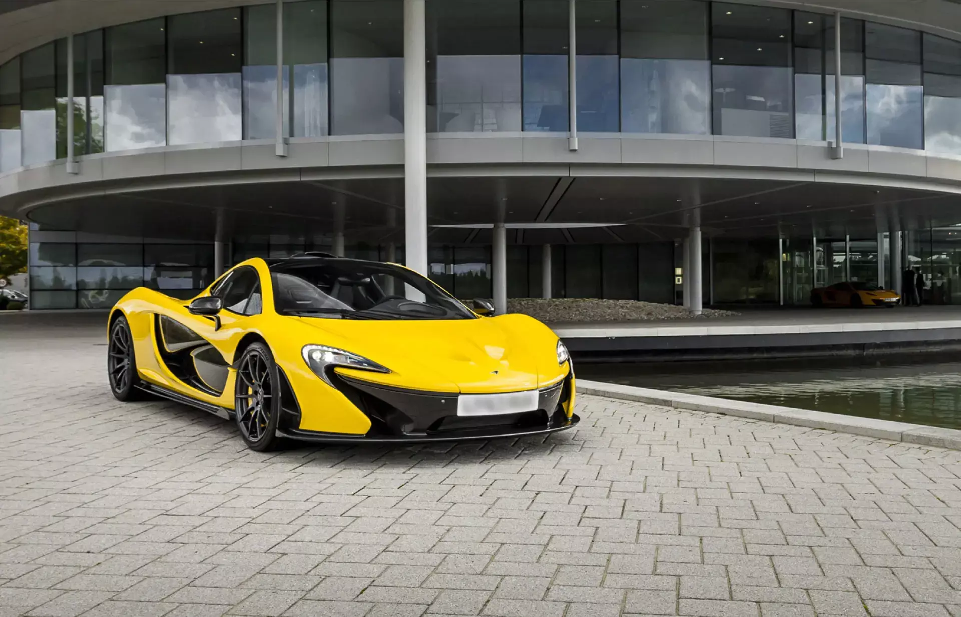 മക്ലാരെന്‍ മോട്ടോര്‍സ്