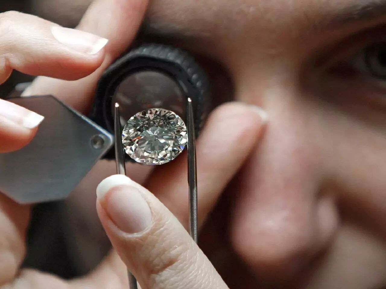 gems and jewelery exports down in may